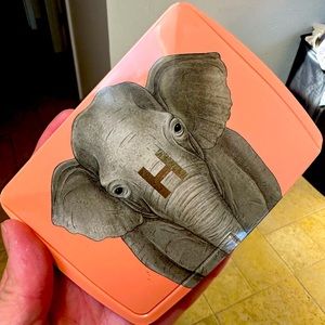 Hourglass Ambient Lighting Elephant Palette 2022